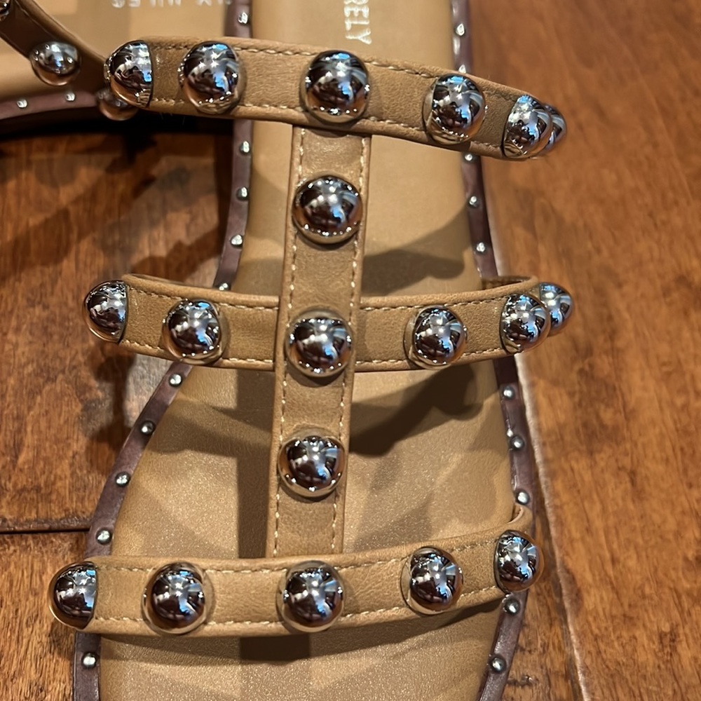 Sincerely Jules Ventura Tan Studded Gladiator Sandals Silver Ball Tan Slides 7.5 - Picture 5 of 17
